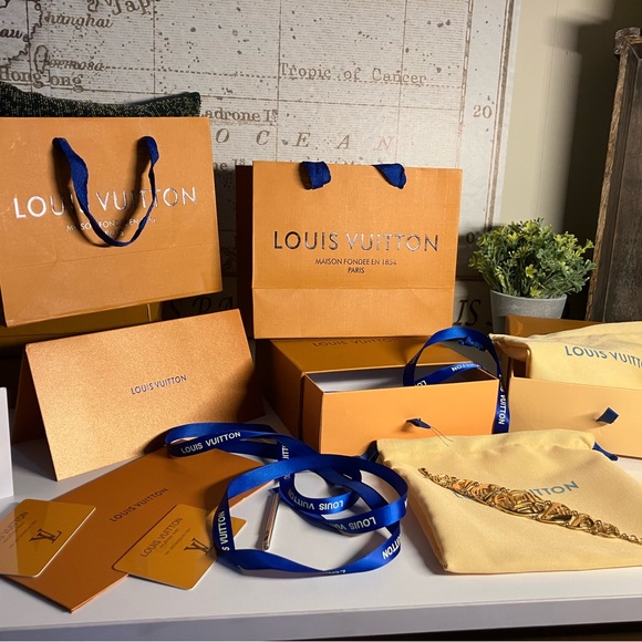 Vintage (Sha)Tribal/Lunar Phase Bracelet with Louis Vuitton Gift bag and box. - Picture 13 of 14